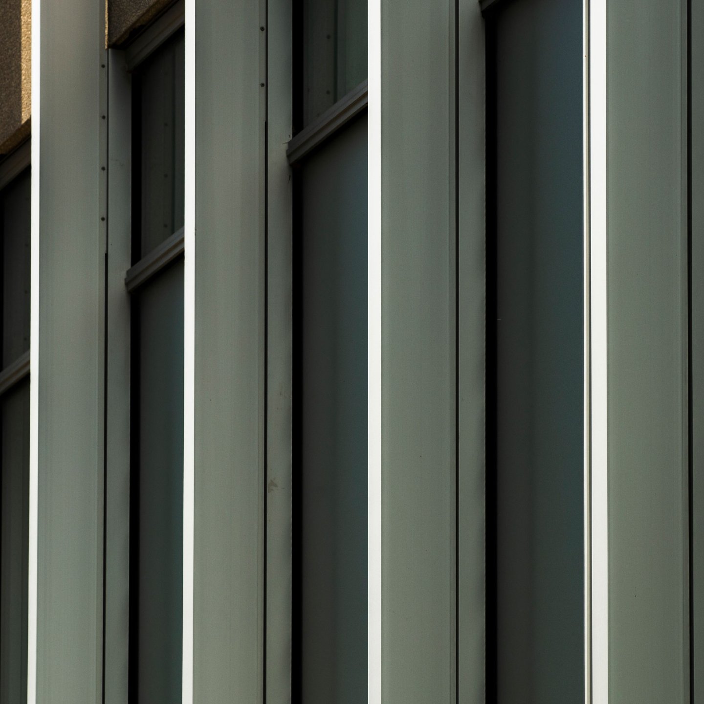 Alüminyum Kompozit Panellerde Dikkat Edilmesi Gereken Detaylar