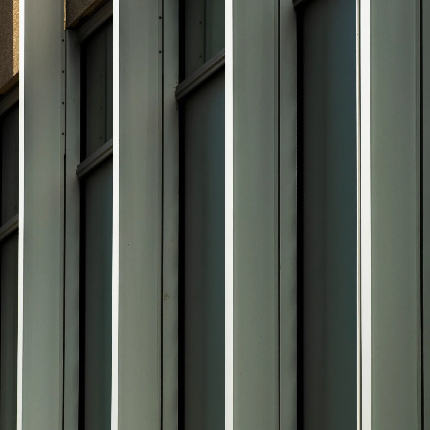 Alüminyum Kompozit Panellerde Dikkat Edilmesi Gereken Detaylar